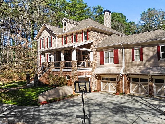 3rd image of 950 Casteel Rd