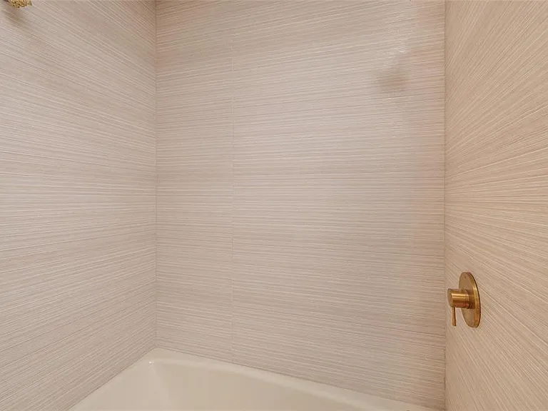 300 Brightwaters Blvd NE — Photo 35