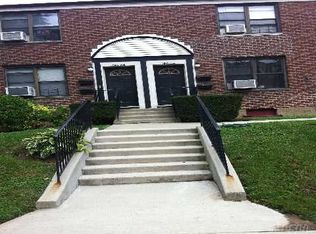 19654 67th Ave, Fresh Meadows, NY 11365