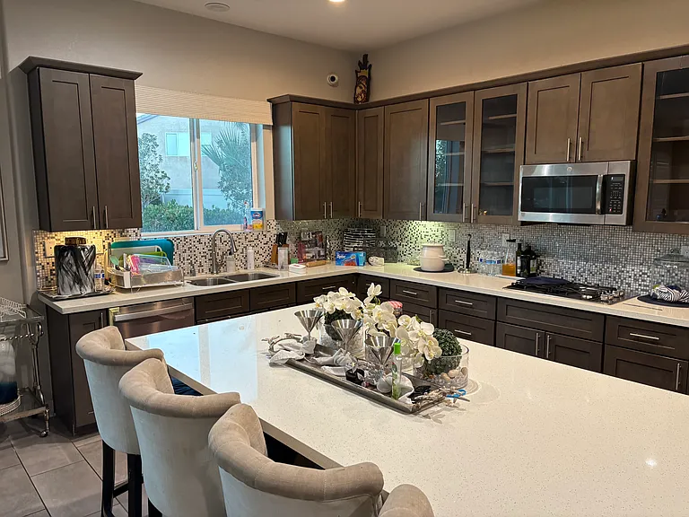 4631 Vahan Ct — Photo 10