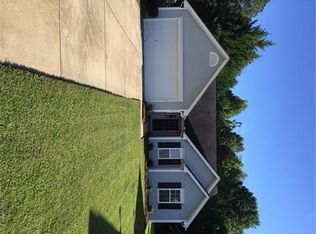 4012 Ranchview Ln, Charlotte, NC 28216