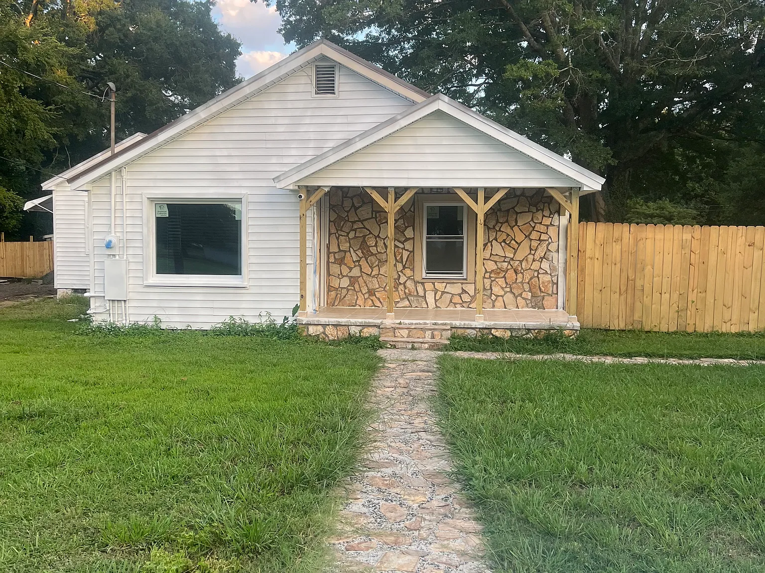 3 bed, 1400 sqft, $2,500 — Photo 1