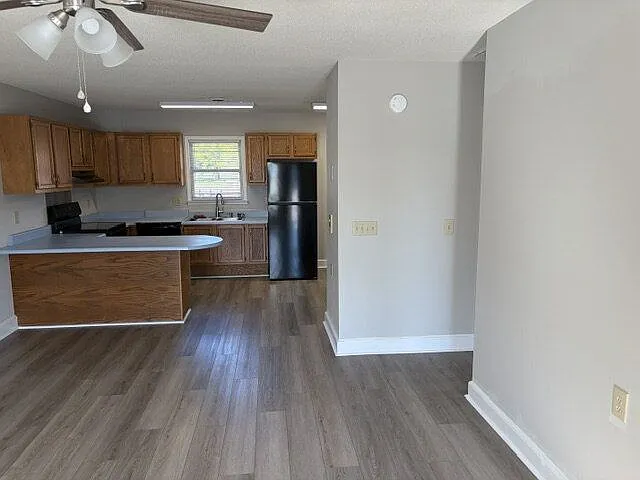 1 bed, 1.0 bath, $995 — Photo 2