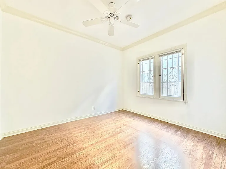 Reeves Apartments — Photo 14