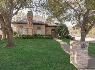 800 Lombardy Ct, Fort Worth, TX 76112