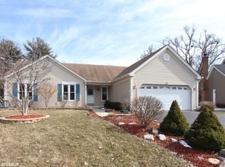 49 Manchester Ct, Fox River Grove, IL 60021