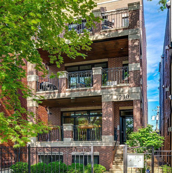 1st image of 1230 W Melrose St #1