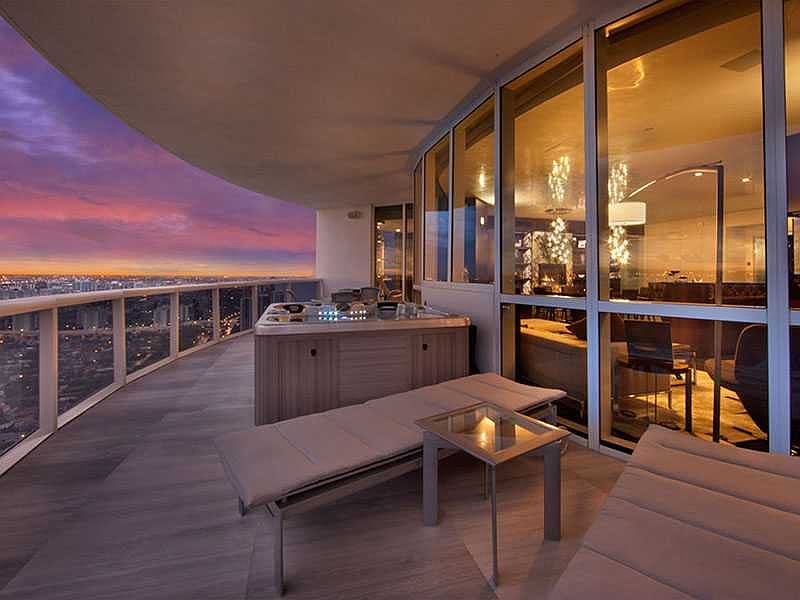 Another showcase property from Zilbert International Realty - Zilbert Realty Group, Miami Beach
