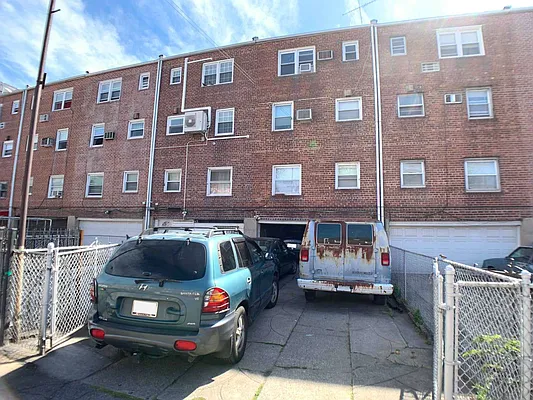 Sold by Remax Edge | media 28
