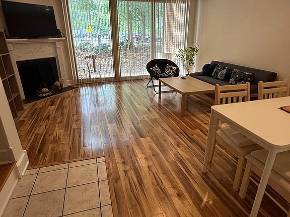 4th image of 1605 S Hayes St #1