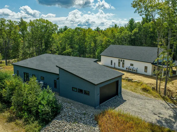 10 Ice Pond Lane, Wiscasset, ME 04578