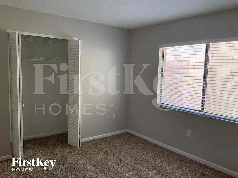 1451 Oak Pl — Photo 9