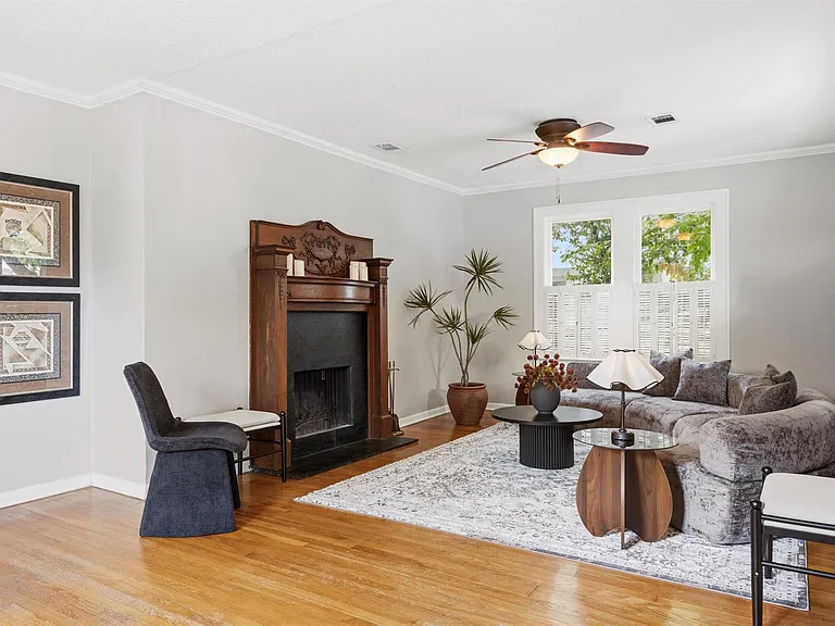 1507 Wethersfield Rd — Photo 6
