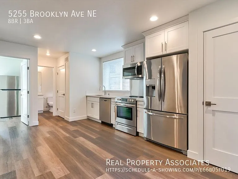 5255 Brooklyn Ave NE — Photo 7