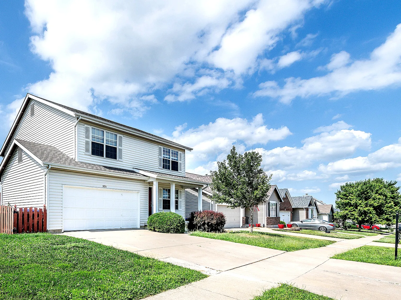 4 bed, 2.5 bath, 1875 sqft, $2,495 — Photo 3