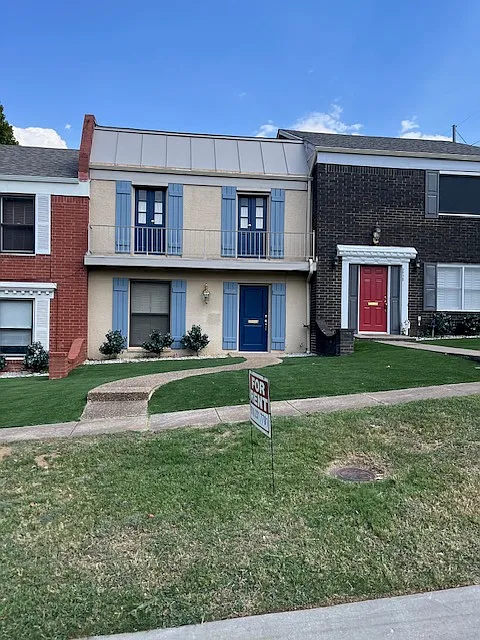 3 bed, 2.5 bath, 1496 sqft, $1,800 — Photo 1