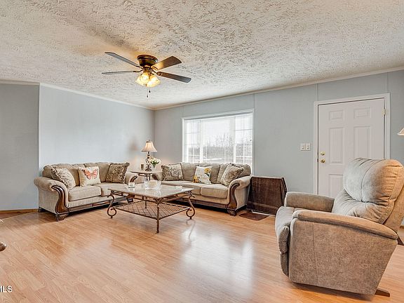 5th image of 4161 Carters Valley Rd