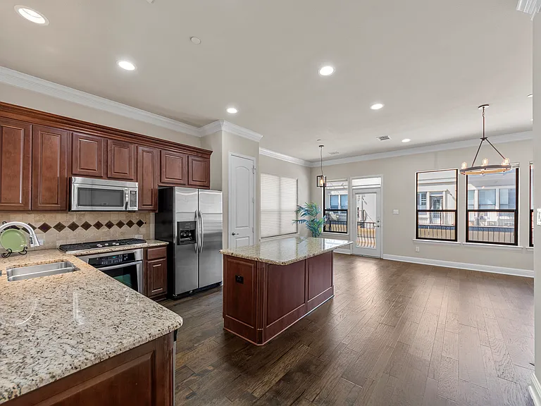 5709 Lois Ln — Photo 13