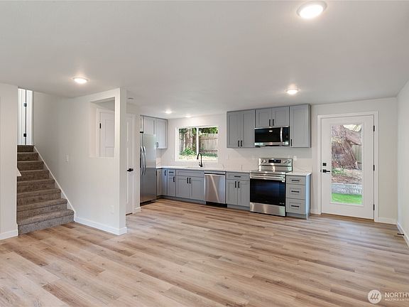 5th image of 7611 NE Beachwood Avenue