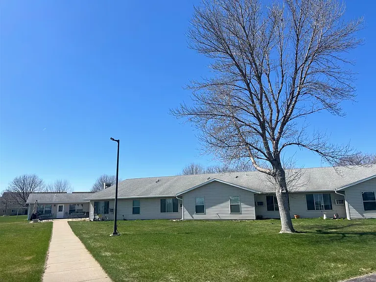 745 Streeter Dr #745 — Photo 3