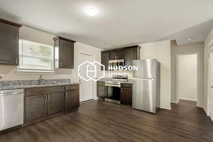 7945 Henson St — Photo 6
