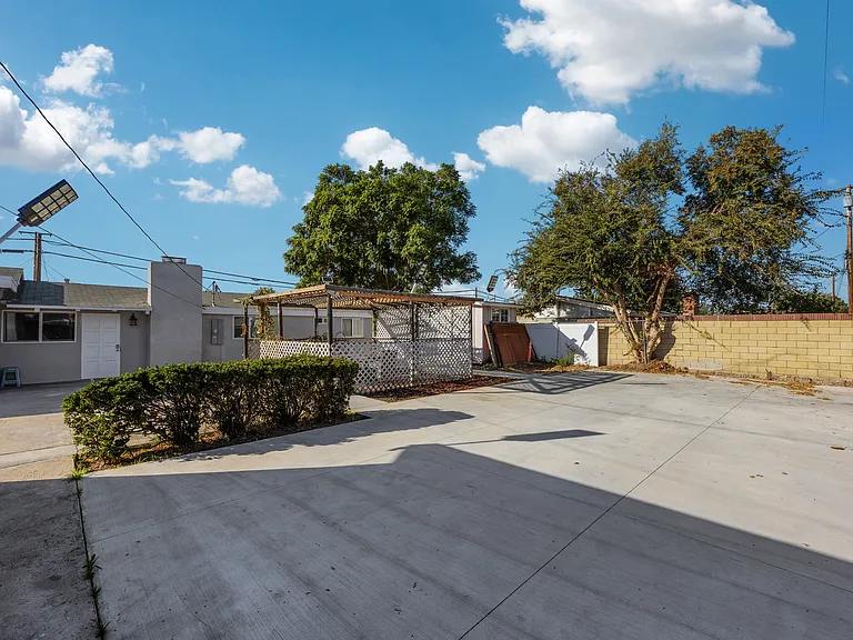 10462 Poona Dr — Photo 72