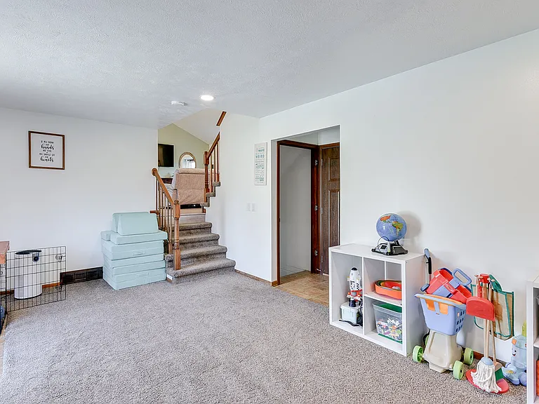 5004 S 167th Ave — Photo 15