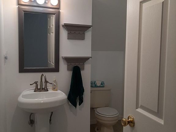 1st floor bath with shower