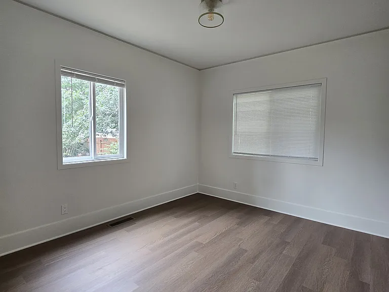 1310 14th St SE — Photo 32