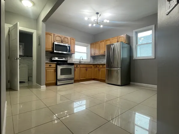 15 Lamartine Ter, Yonkers, NY