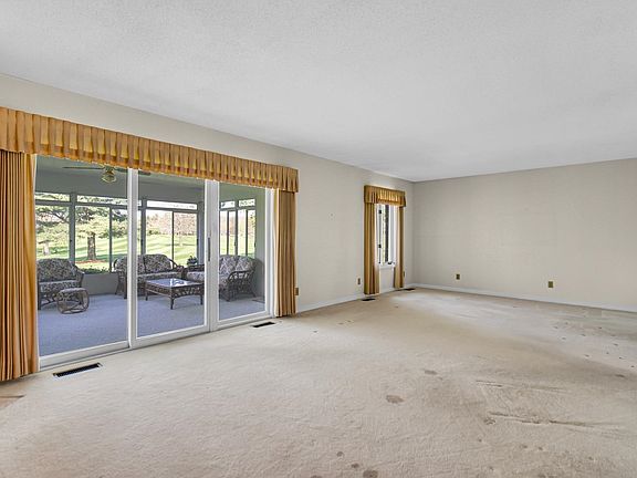 2nd image of 10145 Quince Rd