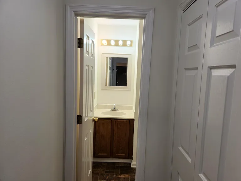 6828 Collinswood Dr — Photo 33