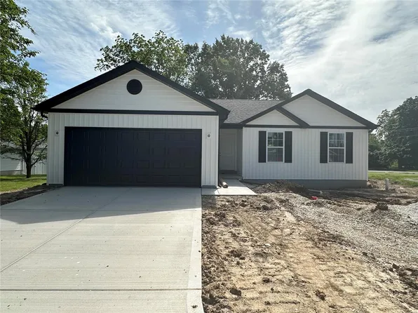 11 S Saint Charles St, Bowling Green, MO 63334