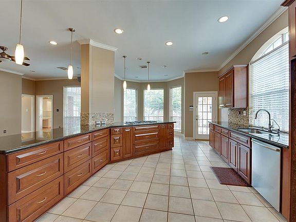 5th image of 5206 Avondale Dr