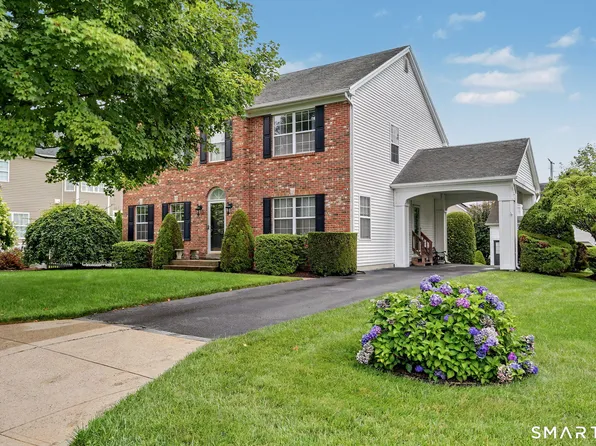 90 Lexington Way South, Milford, CT 06461