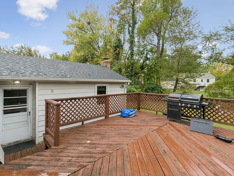 8312 Potomac Ave — Photo 8