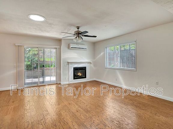 4th image of 582 Charlotte Dr
