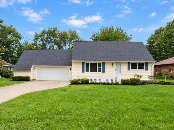 1292 Blueberry Hill Dr, Brunswick, OH 44212