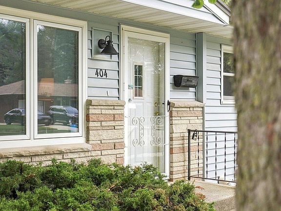 2nd image of 404 Tompkins Dr