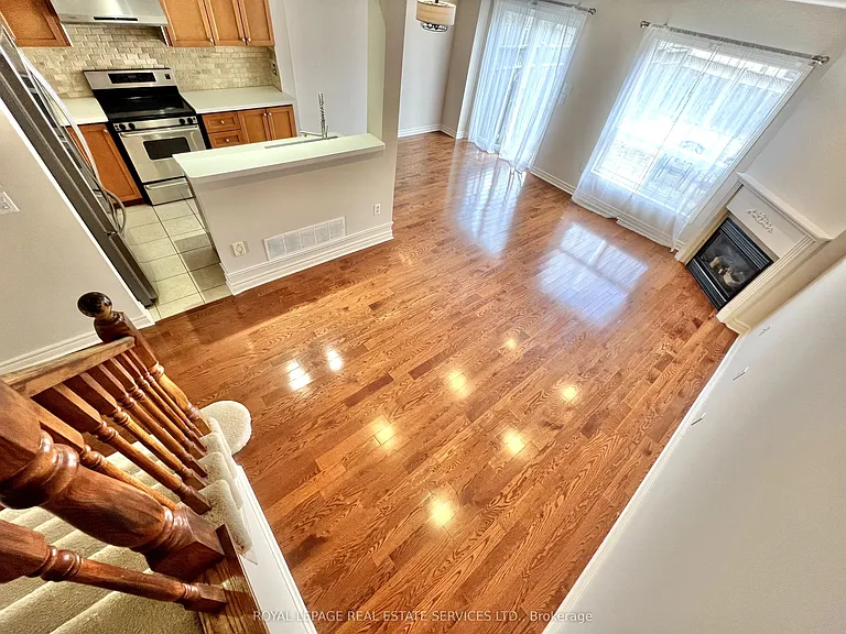 2153 Redstone Cres — Photo 13