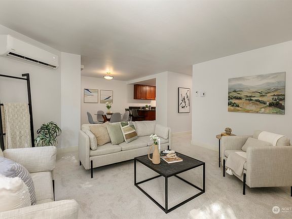4th image of 4519 125th Avenue SE #301