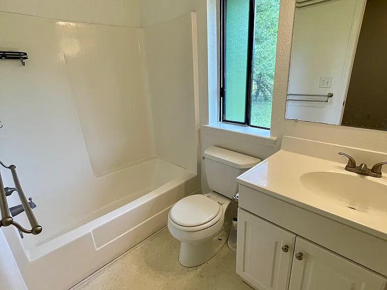 5721 Hearst Willits Rd #B — Photo 12