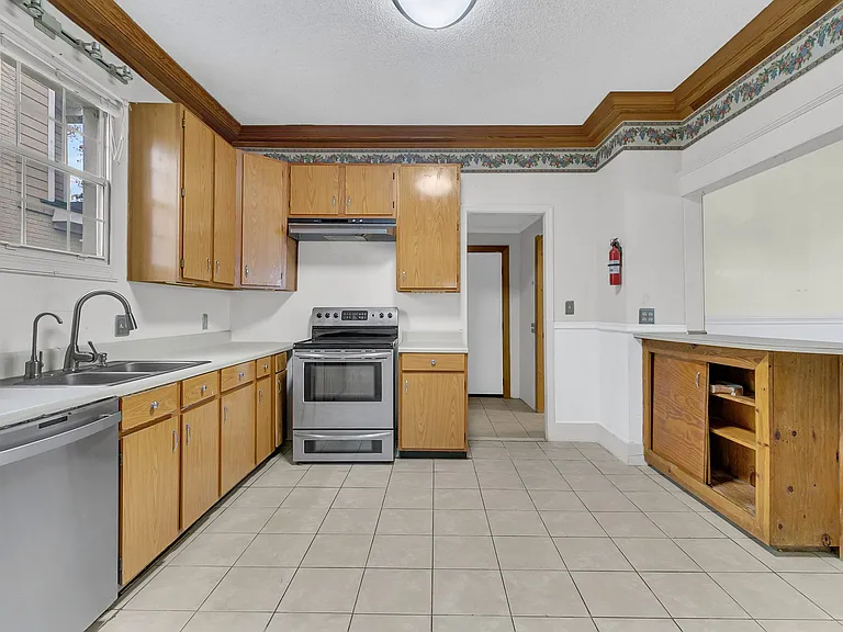 1195 King St — Photo 13