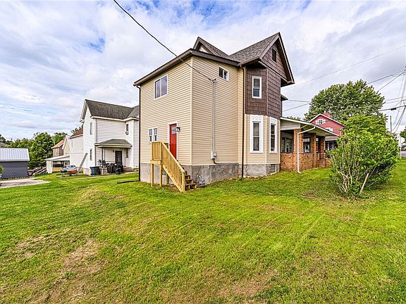 4th image of 301 College Ave