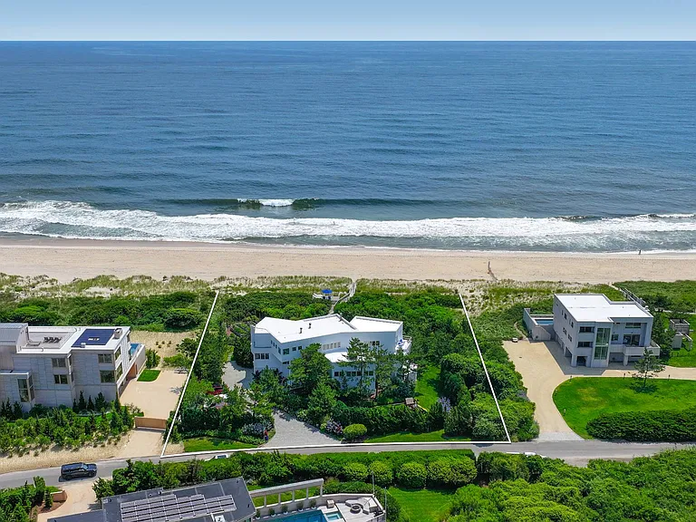 179 Mid Ocean Dr — Photo 2