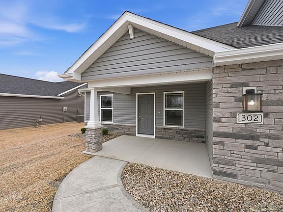 3rd image of 302 Saddle Ridge Dr