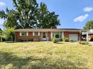 9 Briarwood Ln, Saint Charles, MO 63301