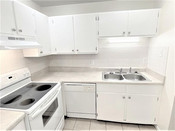 3rd image of 4400 1st St N Unit 203