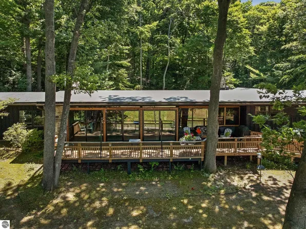 13628 Rex Terrace Rd, Rapid City, MI 49676