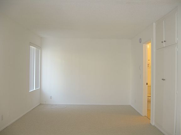 3rd image of 309 S Sherbourne Dr APT 308